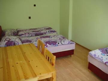 Фото номера Cемейный номер с собственной ванной комнатой Хостелы Hostel Omega г. Жешув 5