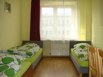 Фото номера Трехместный номер с общей ванной комнатой Хостелы Hostel Omega г. Жешув 6