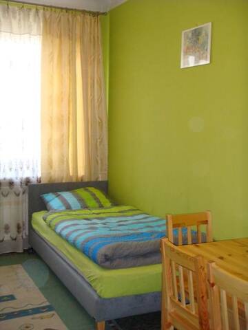 Фото номера Трехместный номер с общей ванной комнатой Хостелы Hostel Omega г. Жешув 3