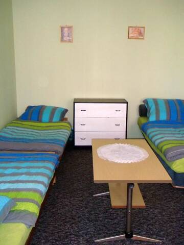 Фото номера Односпальная кровать в общем номере с 6 кроватями Хостелы Hostel Omega г. Жешув 4