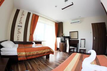 Фото номера Трехместный номер Отель Hotel Mieszko г. Жешув 6