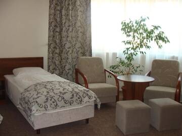 Фото номера Четырехместный номер Отель Hotel Polonia г. Жешув 5