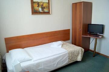 Фото номера Одноместный номер Отель Hotel Polonia г. Жешув 3