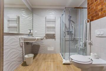 Фото номера Номер-студио Делюкс Отель Hotel Falcon г. Жешув 7