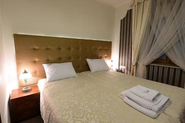 Фото номера Двухместный номер с 2 отдельными кроватями Отель Hotel Fryderyk г. Жешув 14