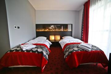 Фото номера Трехместный номер с балконом Отель Hotel Zimowit г. Жешув 3