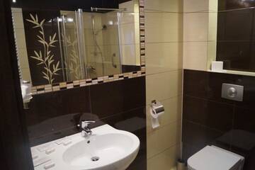 Фото номера Трехместный номер с балконом Отель Hotel Zimowit г. Жешув 5